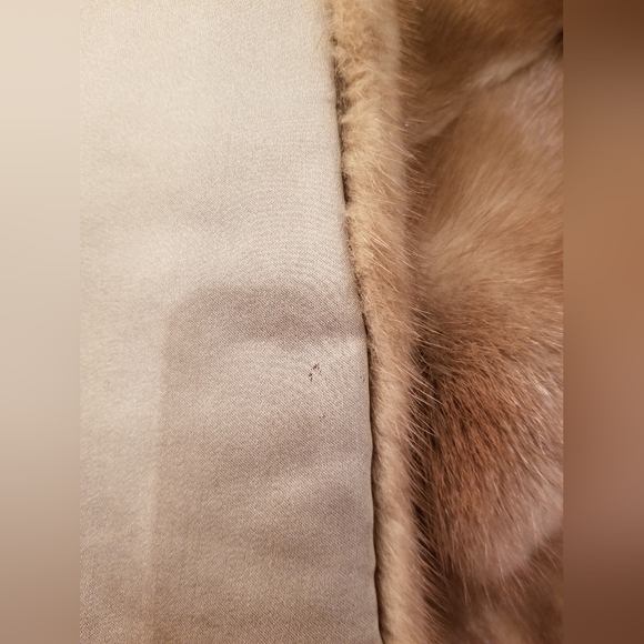 Vintage Autumn Haze EMBA Mink Shawl - Picture 5 of 7